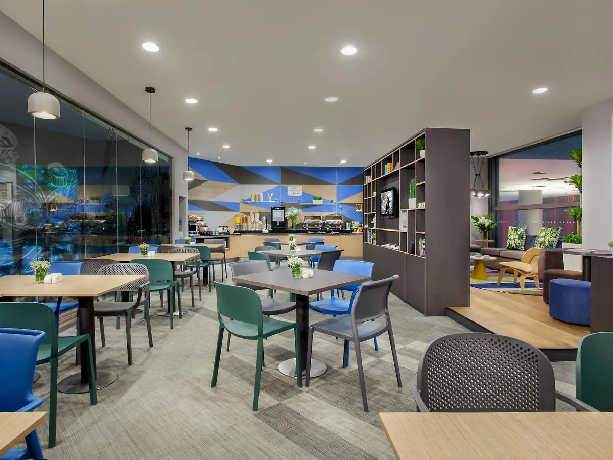 Citadines Mount Sophia Singapore 4*,  Singapore